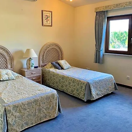 Poco Partido Sleeps 8 With Pool Air Con And Wifi Вилла Карвоейру