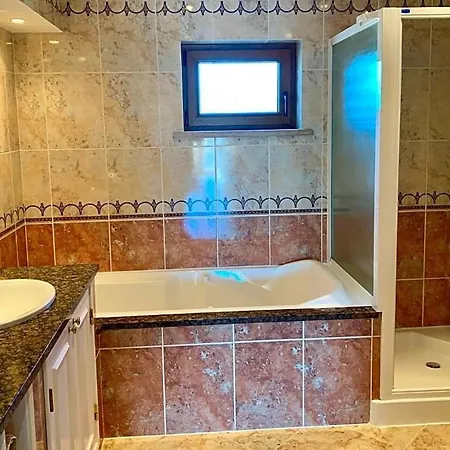 Poco Partido Sleeps 8 With Pool Air Con And Wifi *
