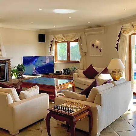 Poco Partido Sleeps 8 With Pool Air Con And Wifi * Карвоейру