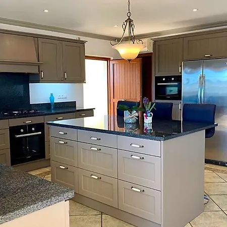 Вилла Poco Partido Sleeps 8 With Pool Air Con And Wifi *