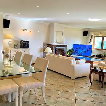 Вилла Poco Partido Sleeps 8 With Pool Air Con And Wifi *